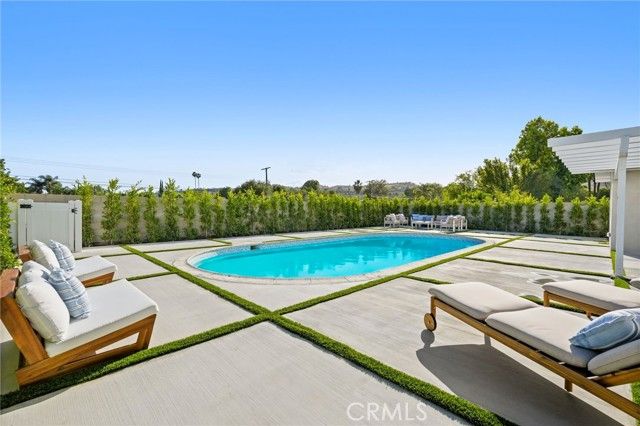 24118 Highlander, West Hills (los Angeles), CA 91307