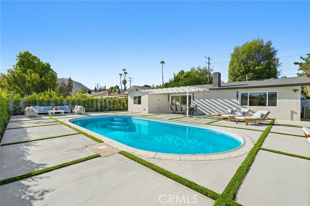 24118 Highlander, West Hills (los Angeles), CA 91307