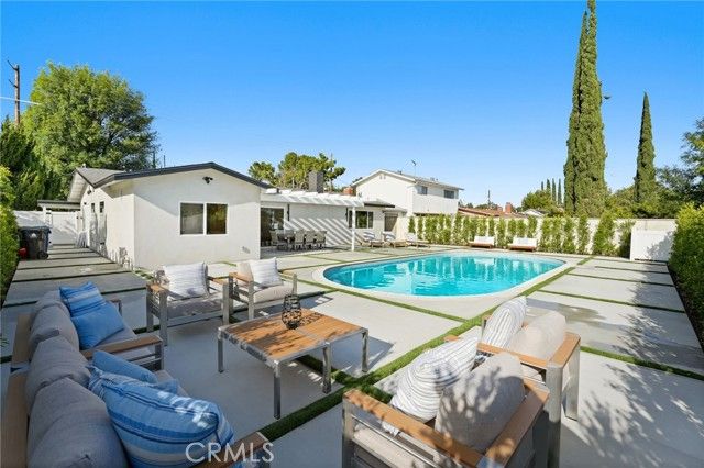 24118 Highlander, West Hills (los Angeles), CA 91307