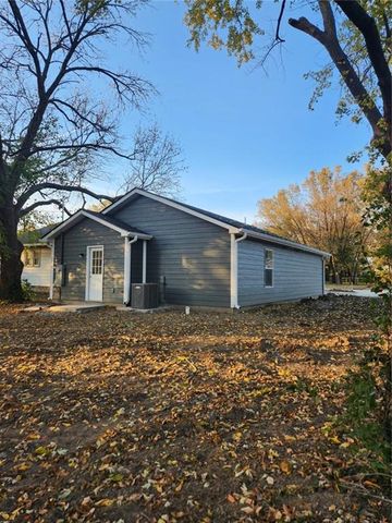 306 E Adams Street, Pittsburg, KS 66762