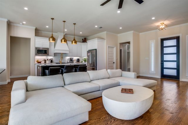 317 E Liberty Street, Pilot Point, TX 76258