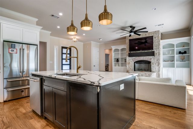 317 E Liberty Street, Pilot Point, TX 76258