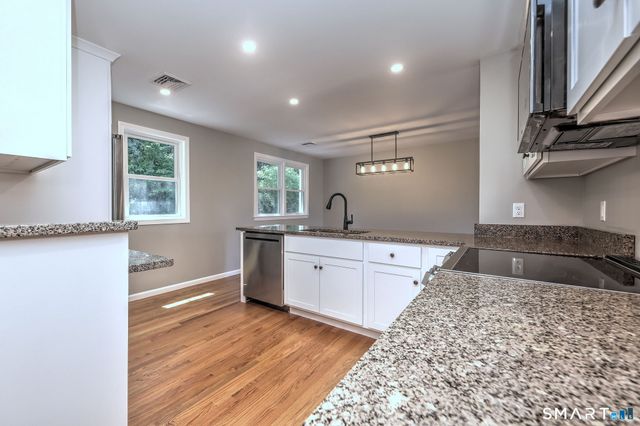 210 Cloudland Road, North Haven, CT 06473