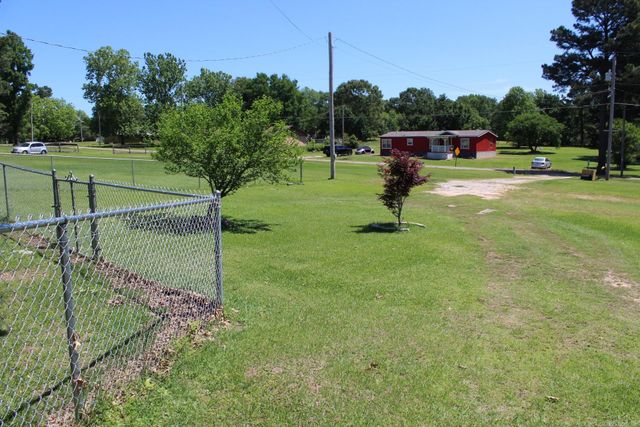 2706 Abbey Road, Hope, AR 71801