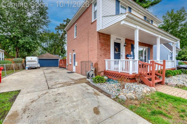 15764 Deerfield Avenue, Eastpointe, MI 48021