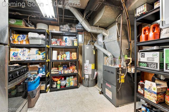 15764 Deerfield Avenue, Eastpointe, MI 48021