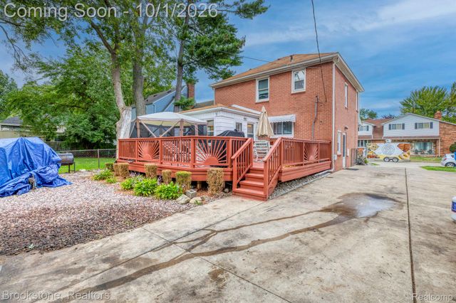 15764 Deerfield Avenue, Eastpointe, MI 48021