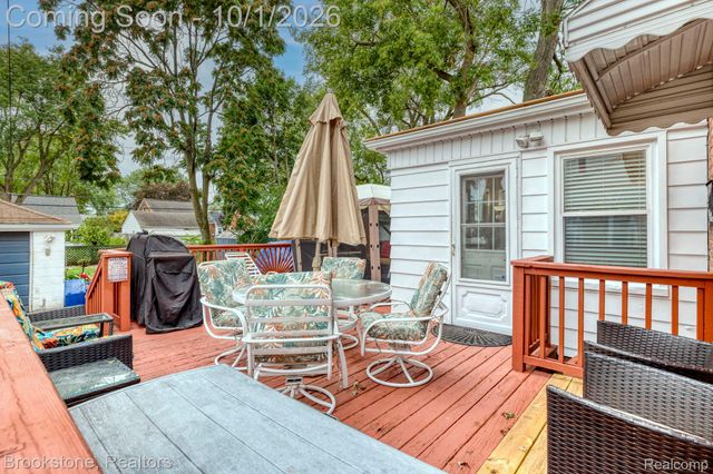 15764 Deerfield Avenue, Eastpointe, MI 48021