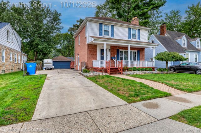 15764 Deerfield Avenue, Eastpointe, MI 48021