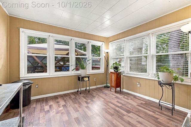 15764 Deerfield Avenue, Eastpointe, MI 48021