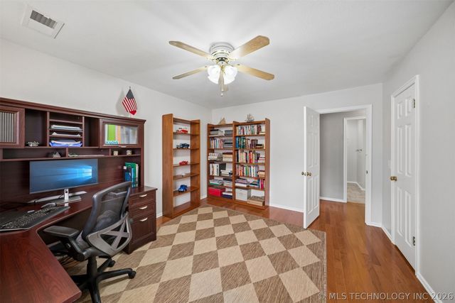 3705 W Iola Street, Broken Arrow, OK 74012