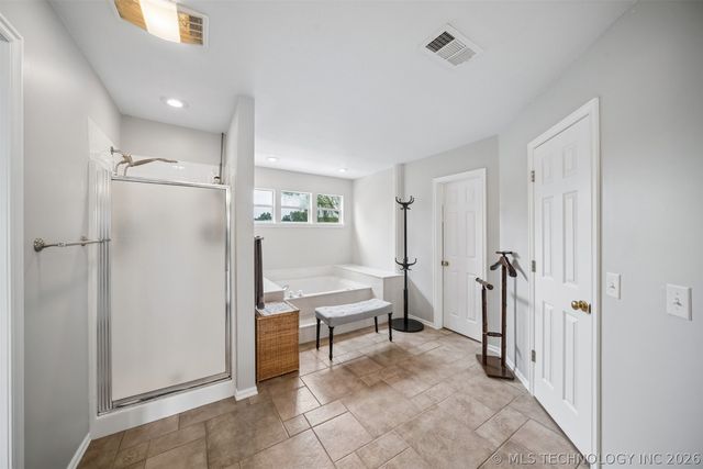 3705 W Iola Street, Broken Arrow, OK 74012