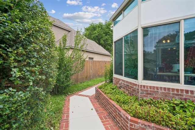 3705 W Iola Street, Broken Arrow, OK 74012