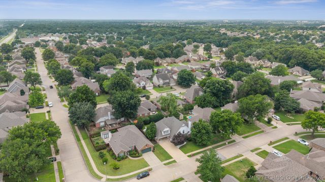 3705 W Iola Street, Broken Arrow, OK 74012