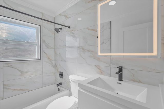 4300 28TH AVENUE N, St Petersburg, FL 33713