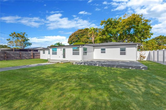 4300 28TH AVENUE N, St Petersburg, FL 33713