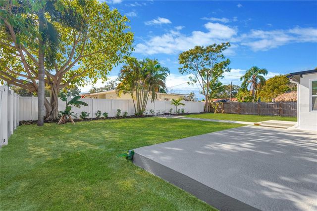 4300 28TH AVENUE N, St Petersburg, FL 33713