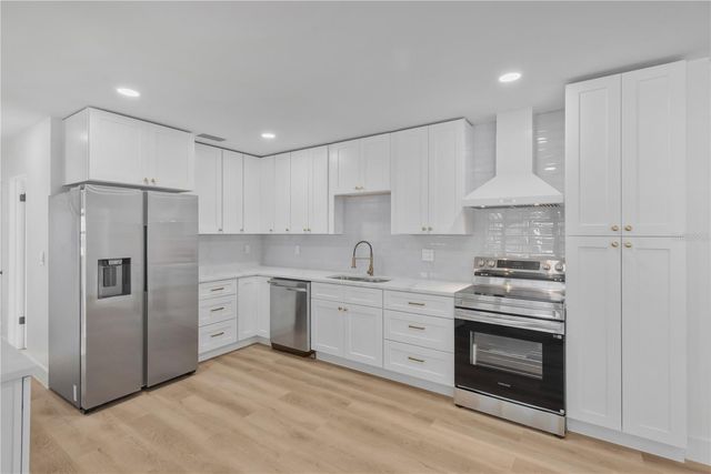 4300 28TH AVENUE N, St Petersburg, FL 33713