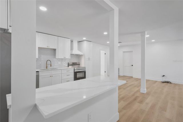 4300 28TH AVENUE N, St Petersburg, FL 33713