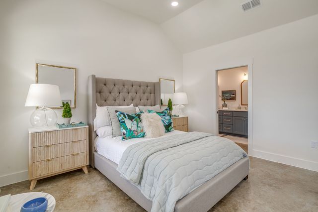 110 Cardinal Woods Court, Granbury, TX 76049