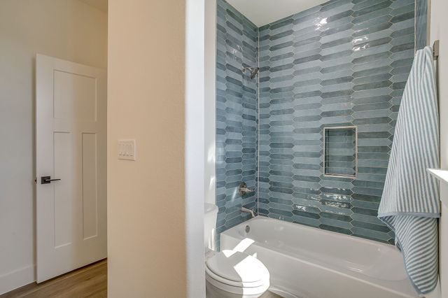 110 Cardinal Woods Court, Granbury, TX 76049