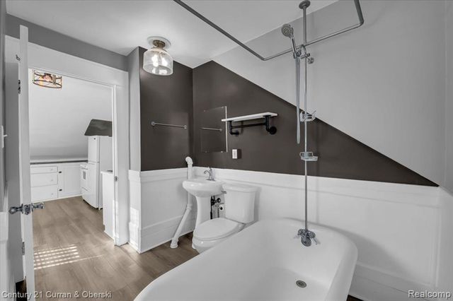 23921 Oxford Street, Dearborn, MI 48124