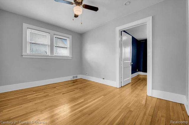 23921 Oxford Street, Dearborn, MI 48124