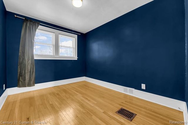 23921 Oxford Street, Dearborn, MI 48124