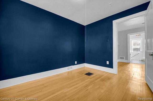 23921 Oxford Street, Dearborn, MI 48124