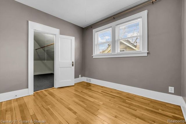 23921 Oxford Street, Dearborn, MI 48124