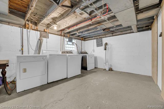 23921 Oxford Street, Dearborn, MI 48124