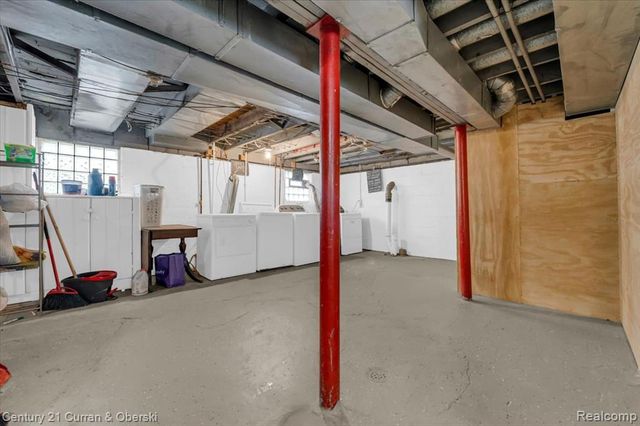 23921 Oxford Street, Dearborn, MI 48124