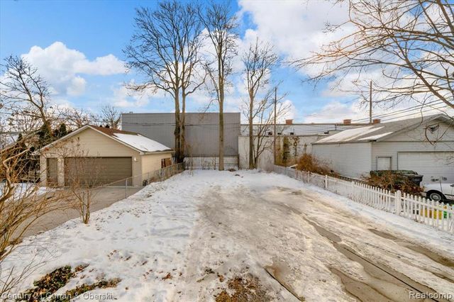 23921 Oxford Street, Dearborn, MI 48124