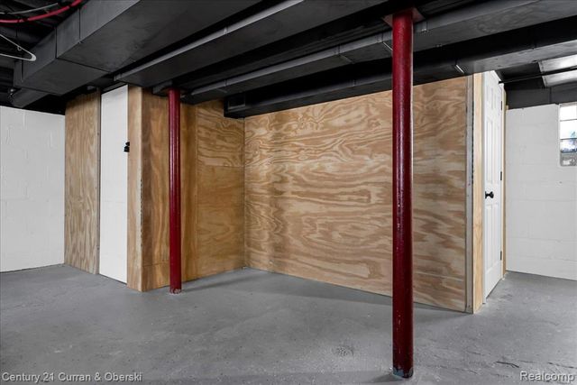 23921 Oxford Street, Dearborn, MI 48124