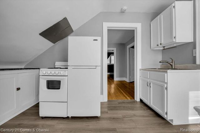 23921 Oxford Street, Dearborn, MI 48124