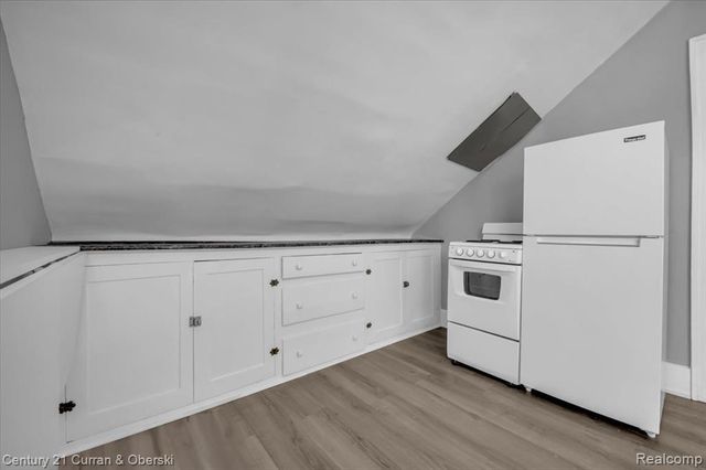 23921 Oxford Street, Dearborn, MI 48124