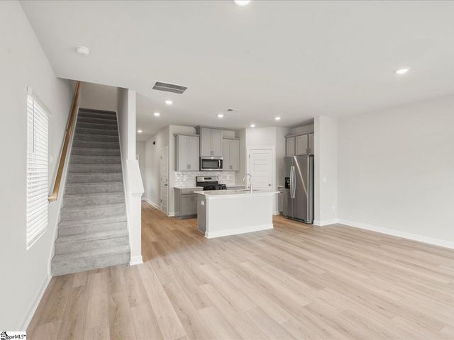 302 Hampton George Court, Greer, SC 29651