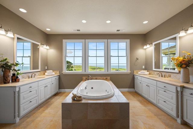 101 Spyglass Lane, Half Moon Bay, CA 94019