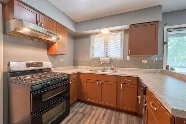 385 E 162nd Street, Harvey, IL 60426