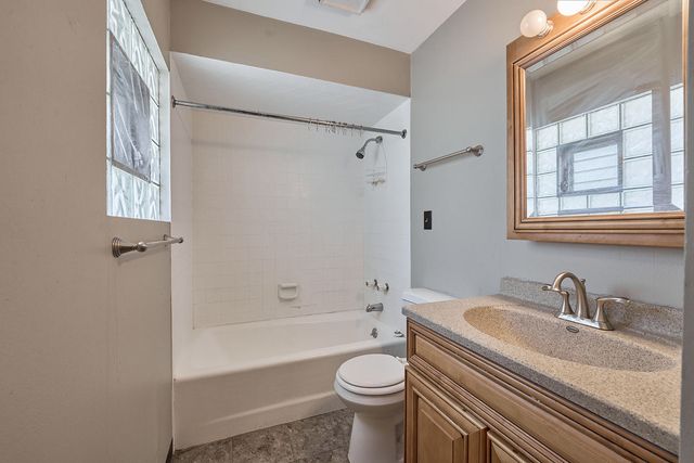 385 E 162nd Street, Harvey, IL 60426