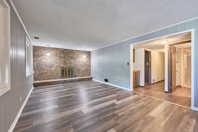 385 E 162nd Street, Harvey, IL 60426