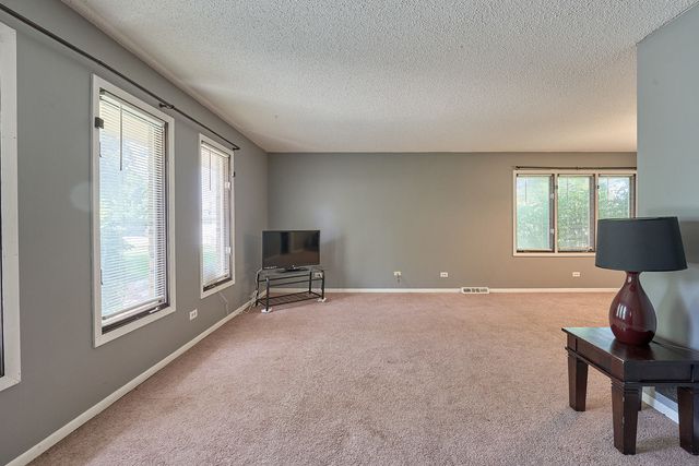385 E 162nd Street, Harvey, IL 60426