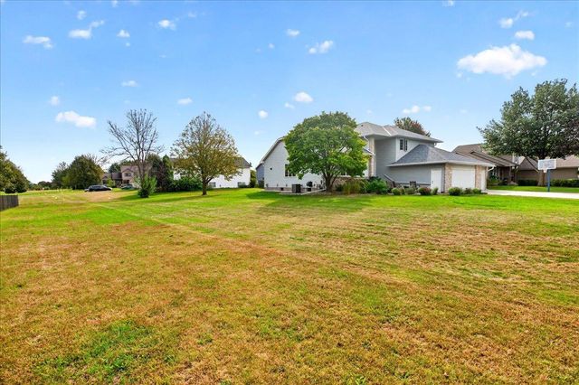 1585 Monarch Street, Shakopee, MN 55379