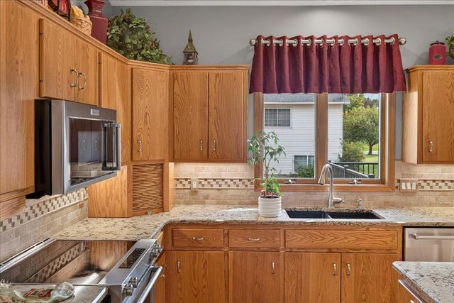 1585 Monarch Street, Shakopee, MN 55379