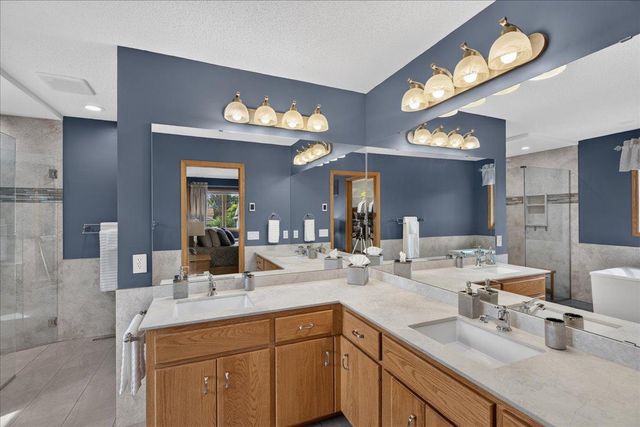 1585 Monarch Street, Shakopee, MN 55379