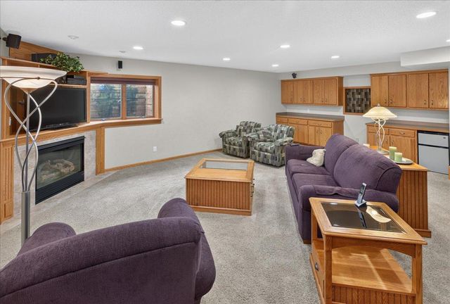 1585 Monarch Street, Shakopee, MN 55379