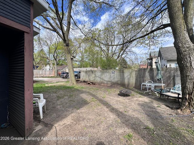 1621 S Cedar Street, Lansing, MI 48910