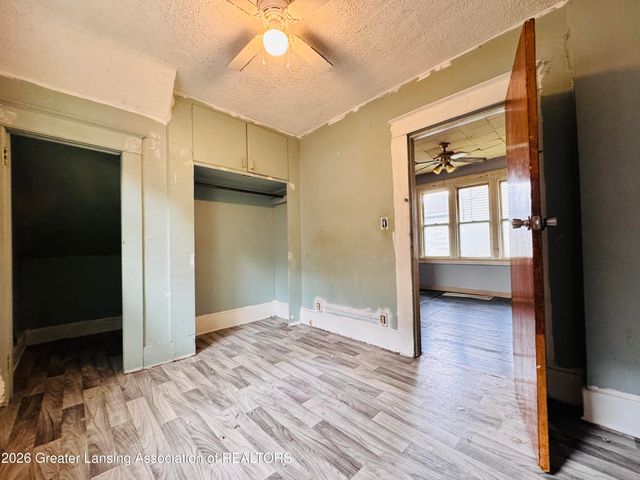 1621 S Cedar Street, Lansing, MI 48910