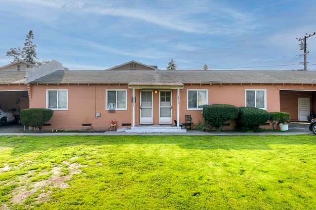 2702 E Hedges Avenue, Fresno, CA 93703