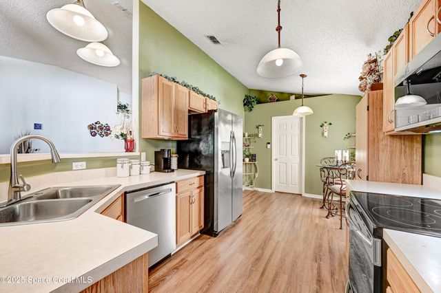 1652 La Maderia Drive SW, Palm Bay, FL 32908